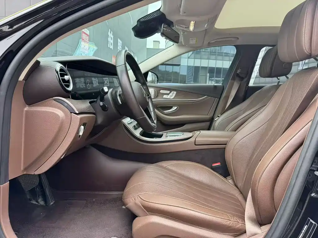 Mercedes-Benz E-Class 2022 — фото 4