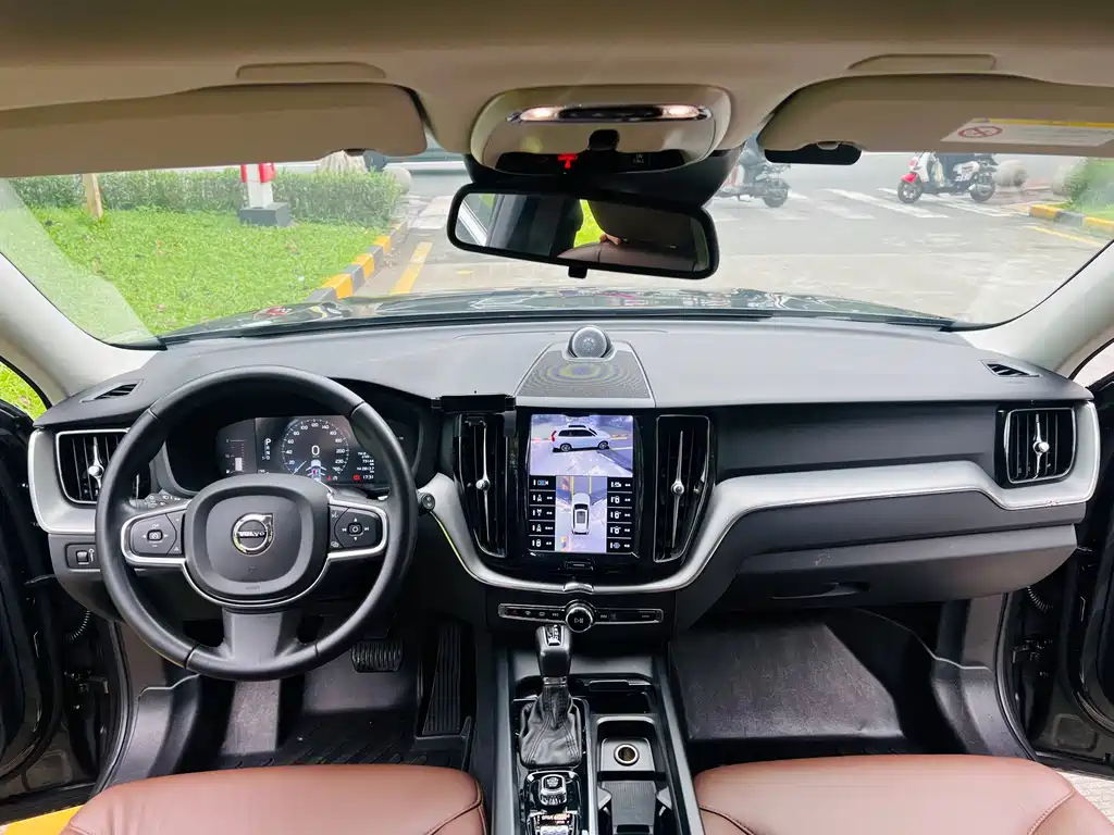Volvo XC60 2020 — фото 16