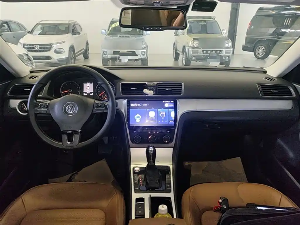 Volkswagen Passat 2015 — фото 10