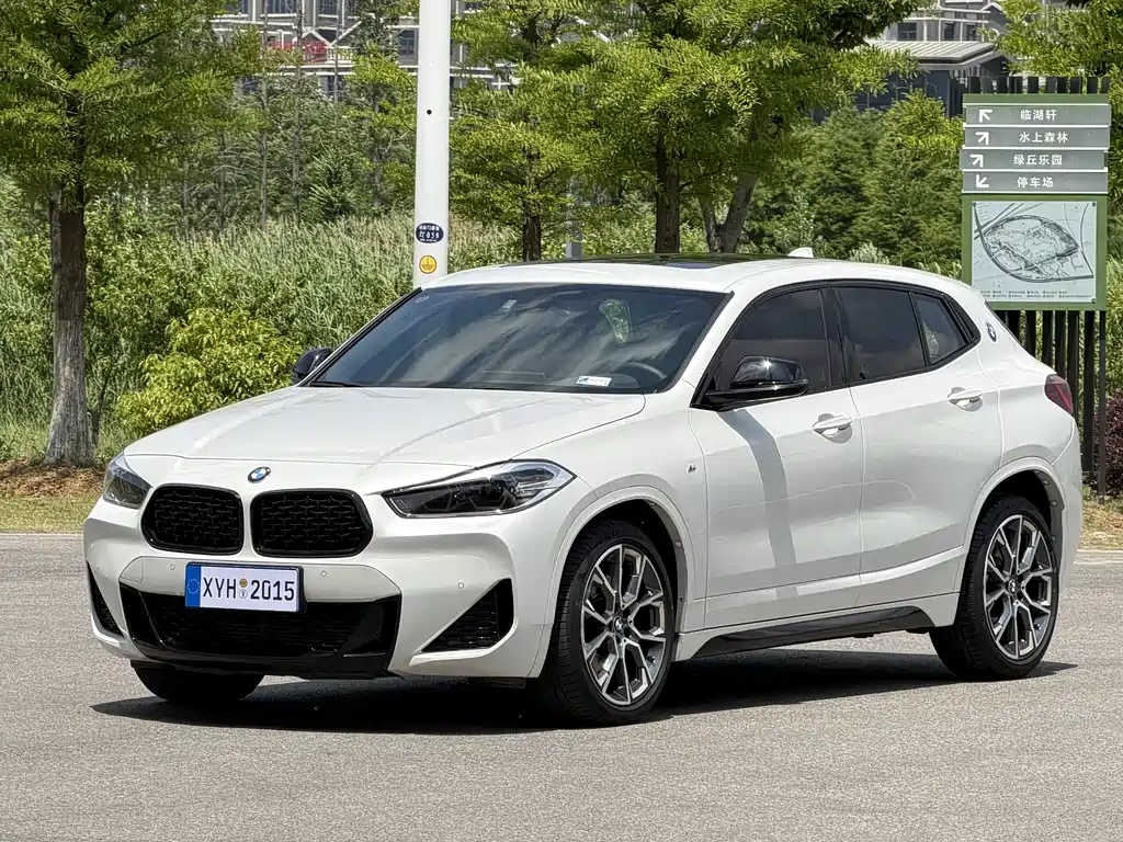 BMW X2 2022 — фото 1
