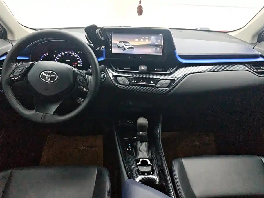 Toyota C-HR 2024 — фото 12