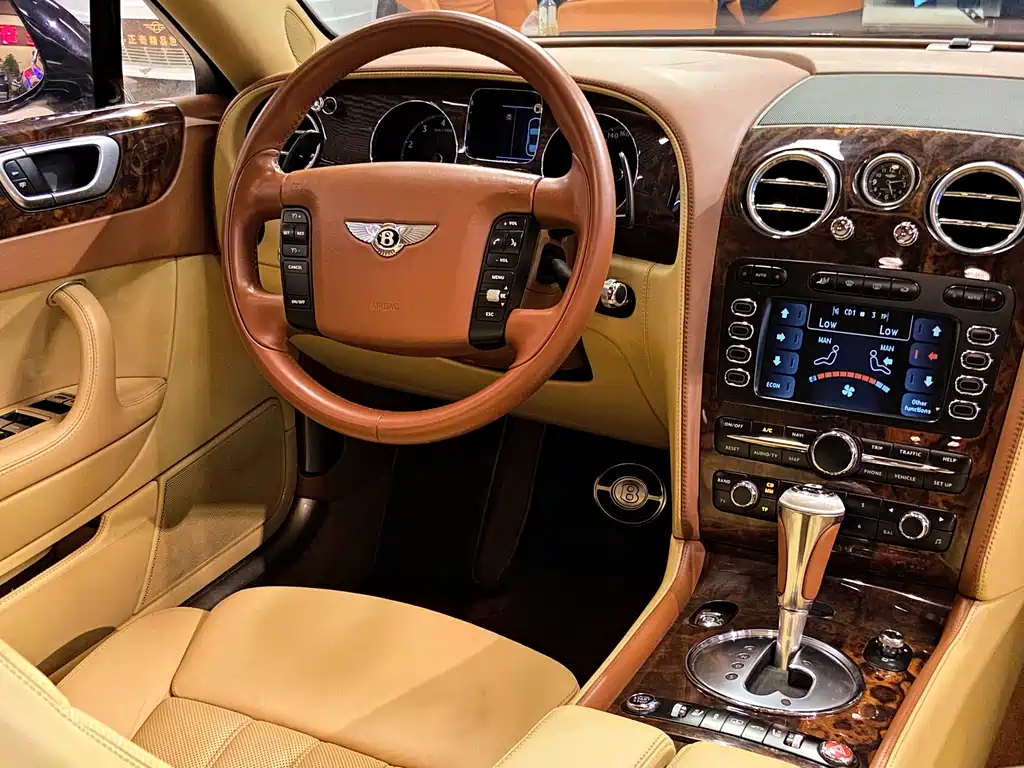 Bentley Flying Spur 2010 — фото 29