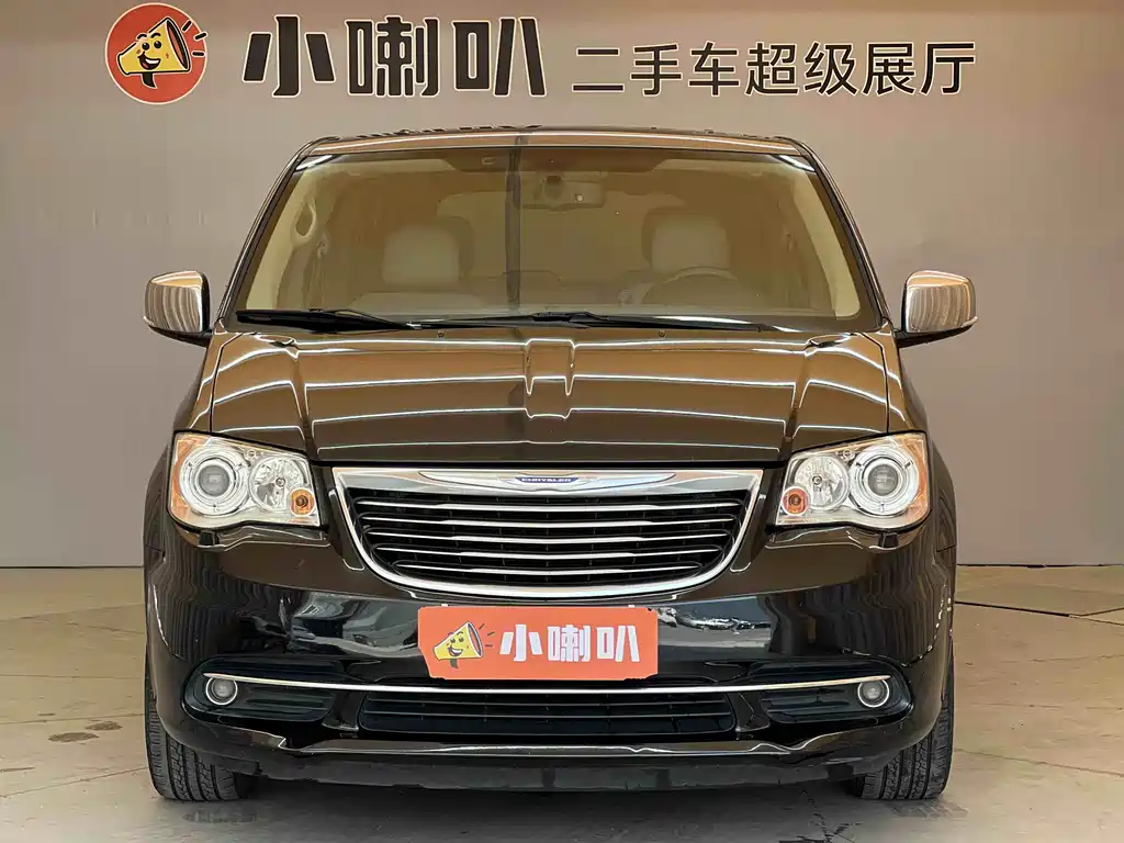 Chrysler Grand Voyager 2015 — фото 2