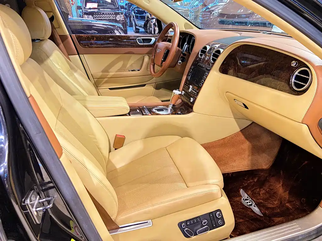 Bentley Flying Spur 2010 — фото 17