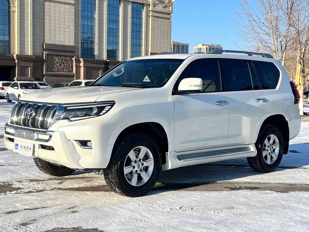 Toyota Prado 2019 — фото 1