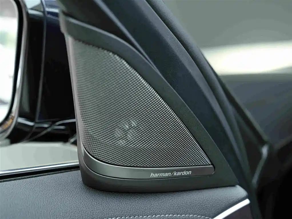 BMW 5 Series 2023 — фото 15