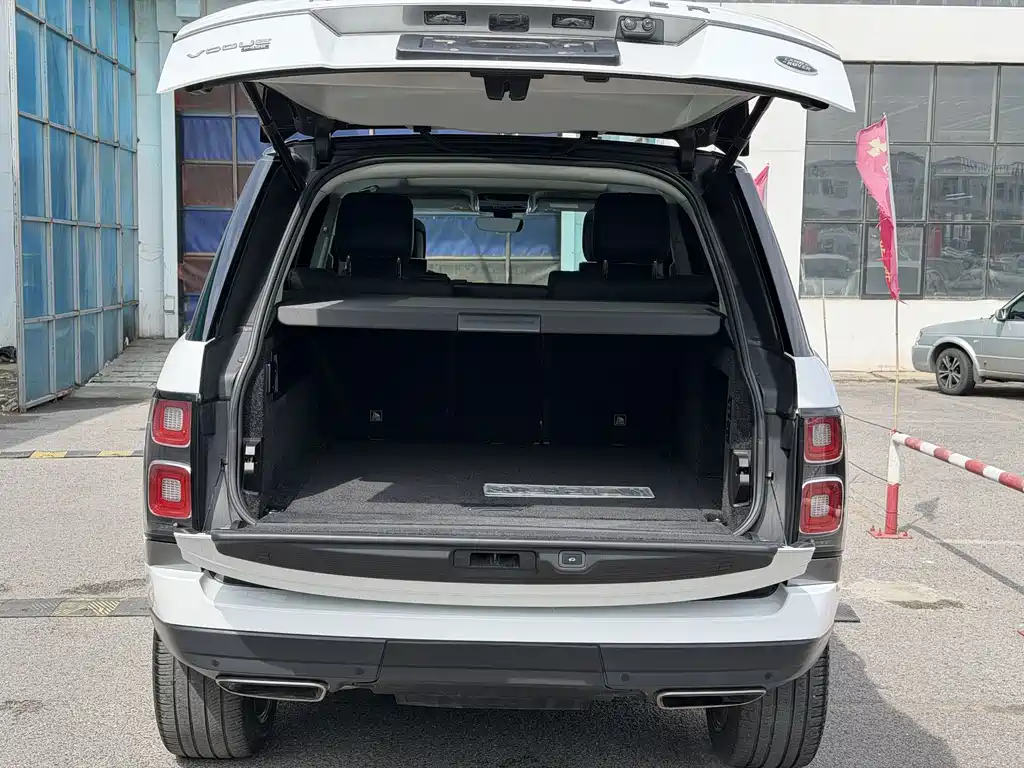 Land Rover Range Rover 2021 — фото 16