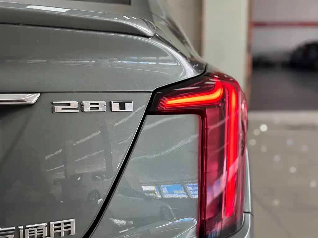 Cadillac CT5 2022 — фото 18