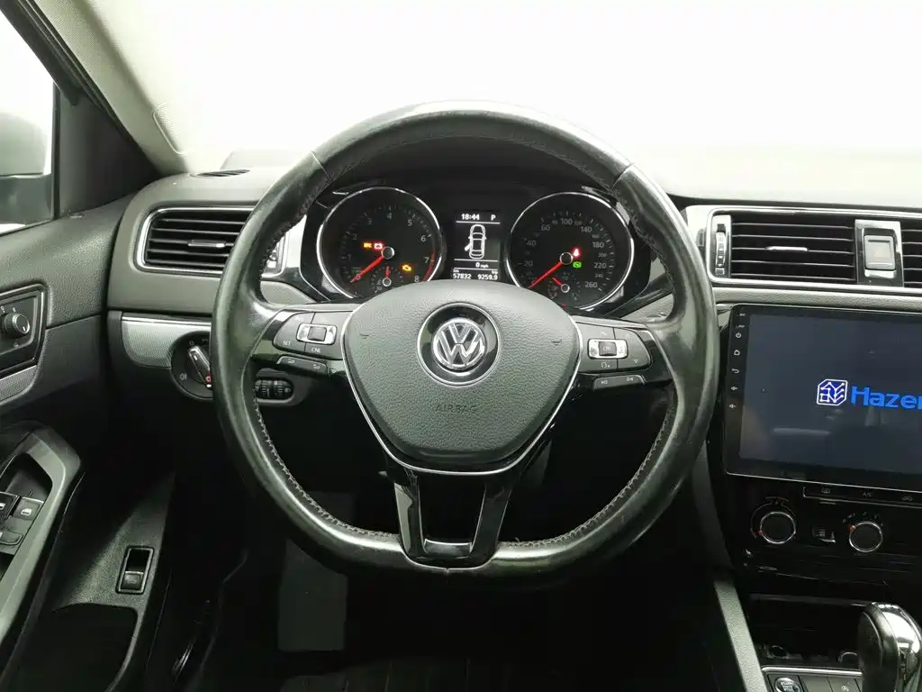 Volkswagen Sagitar 2018 — фото 11