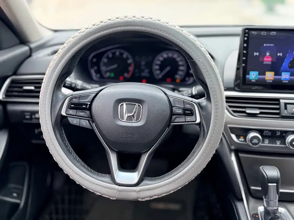 Honda Accord 2019 — фото 10