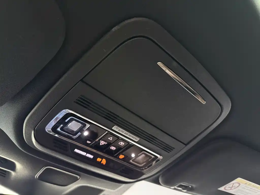Lincoln Aviator 2022 — фото 12