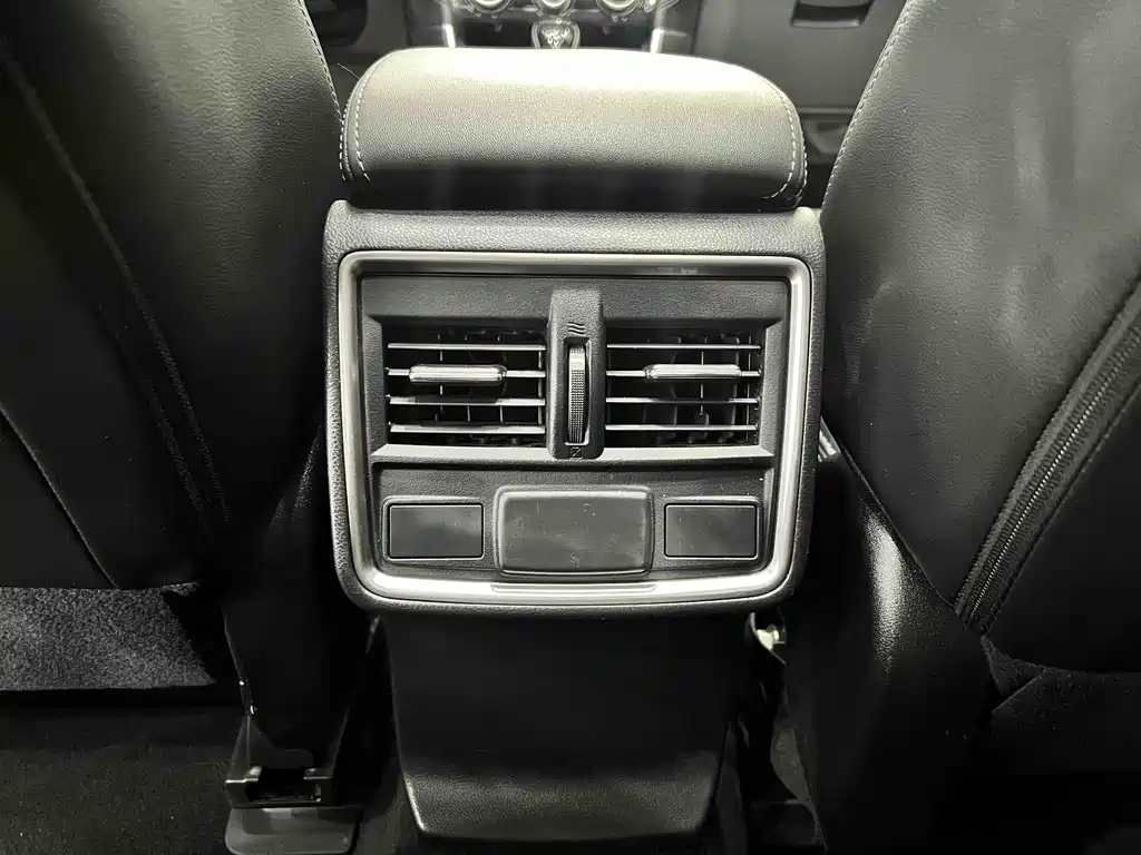 Subaru Forester 2022 — фото 14