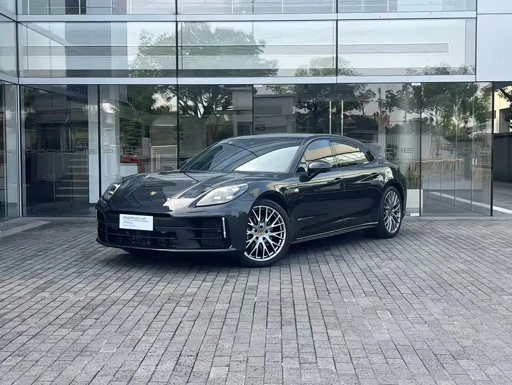 Porsche Panamera 2025 — фото 1