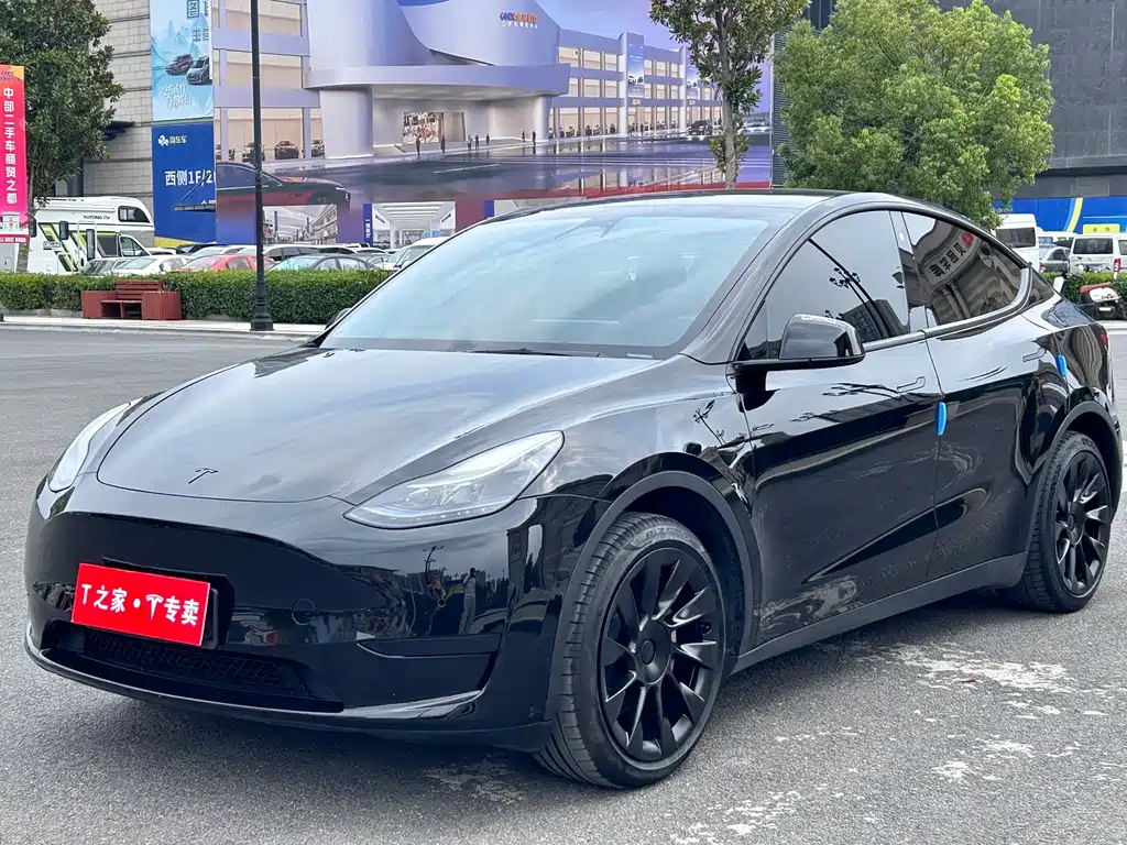 Tesla Model Y 2023 — фото 1
