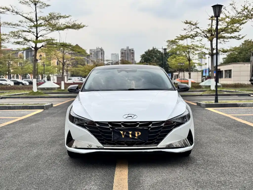 Hyundai Elantra 2023 — фото 2