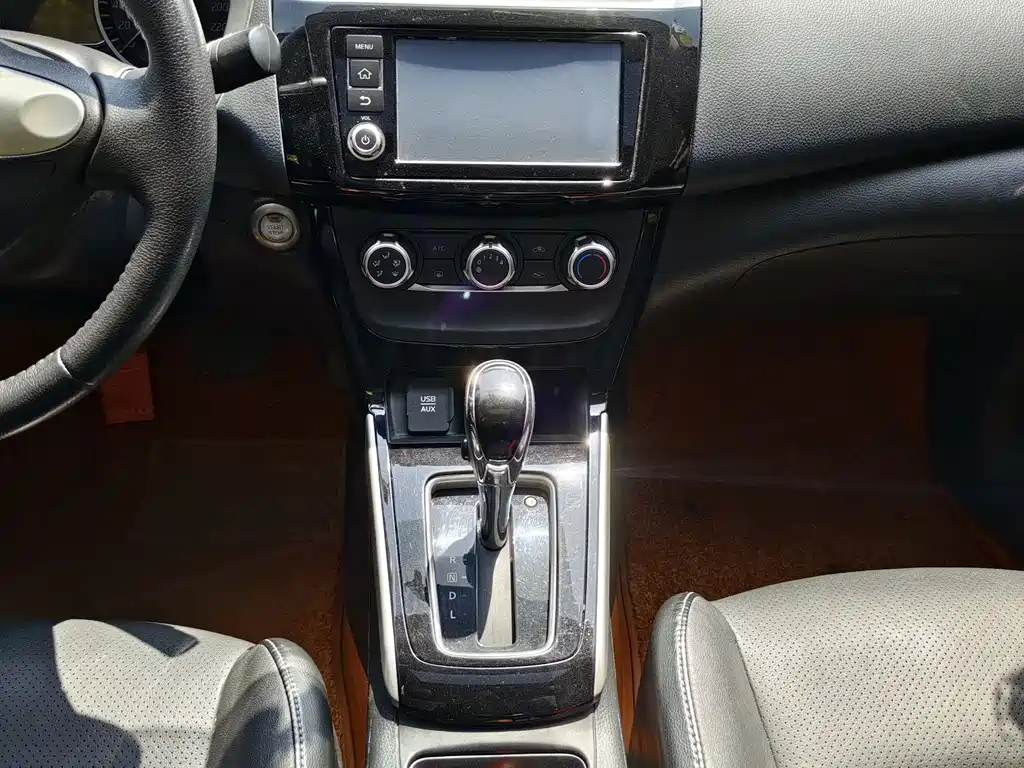 Nissan Sylphy 2018 — фото 10