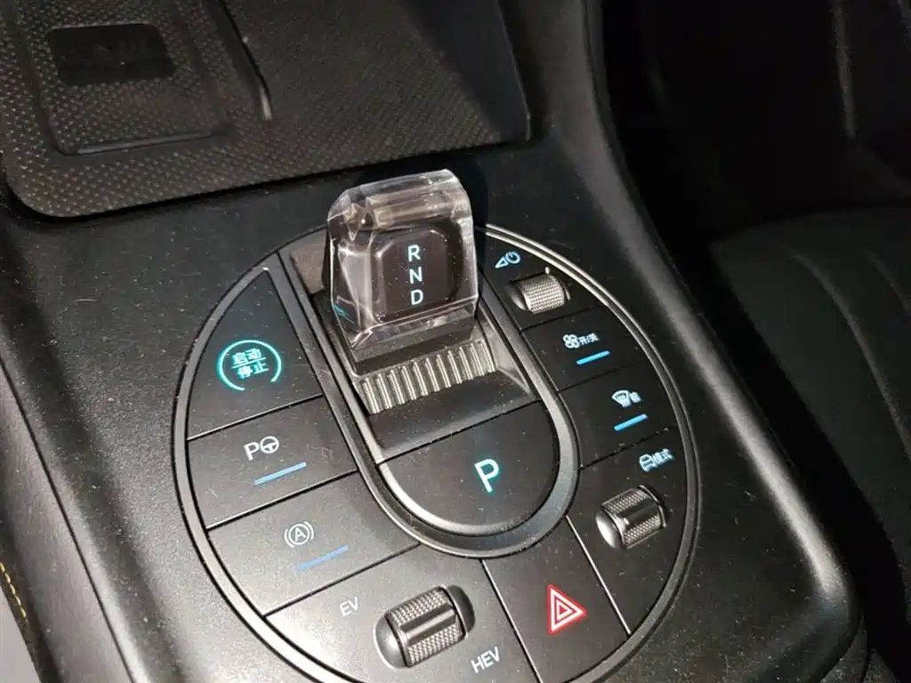 BYD Seal 05 DM-i 2025 — фото 14