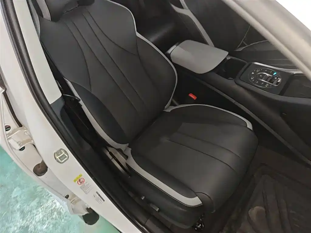 BYD Seal 05 DM-i 2025 — фото 25