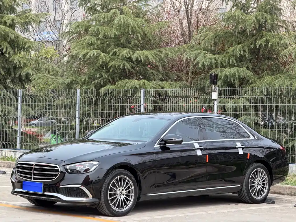 Mercedes-Benz E-Class 2023 — фото 1