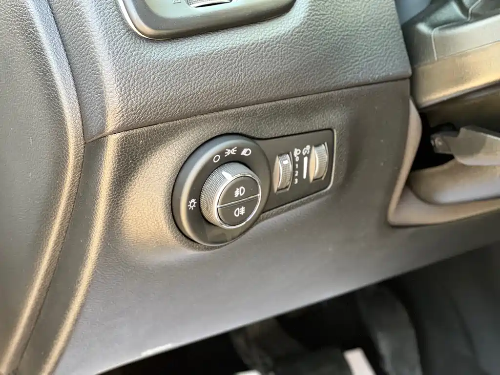Jeep Compass 2017 — фото 11