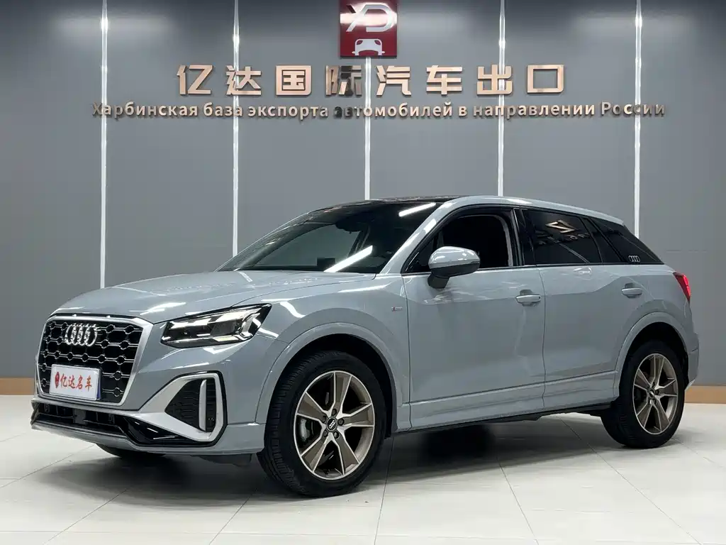 Audi Q2L 2022 — фото 1