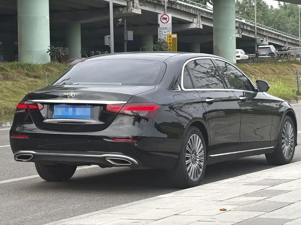 Mercedes-Benz E-Class 2020 — фото 11