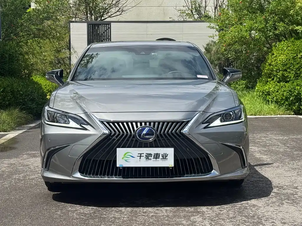 Lexus ES 2020 — фото 2