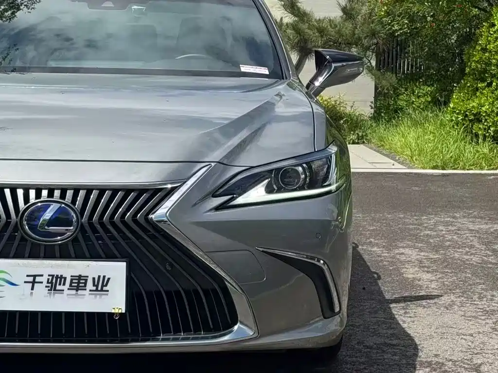 Lexus ES 2020 — фото 3