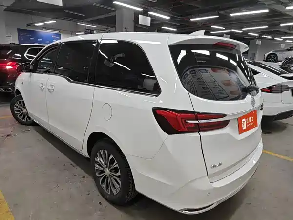 Buick GL8 2024