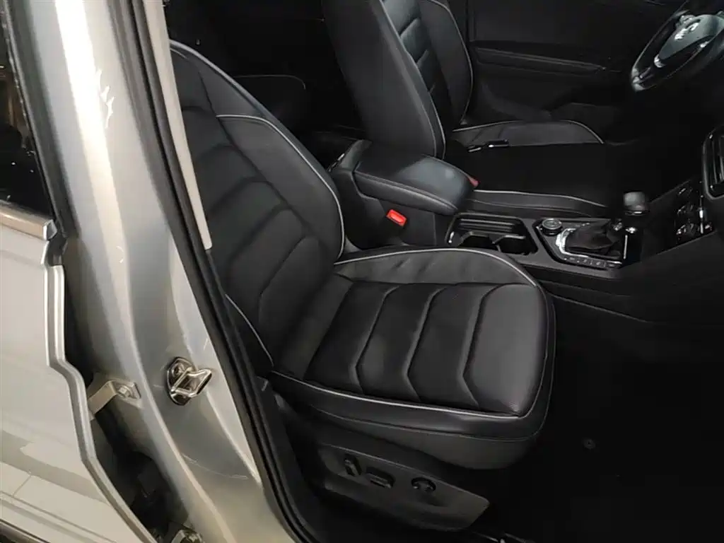 Volkswagen Tiguan L 2018 — фото 25