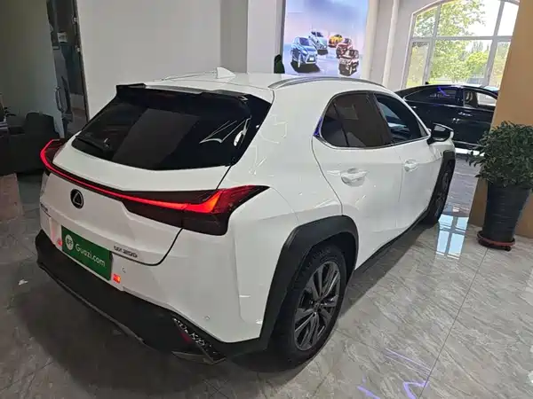 Lexus UX 2020