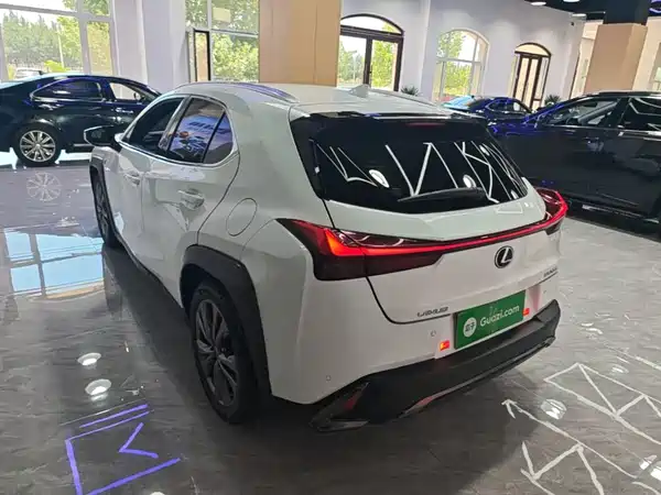 Lexus UX 2020