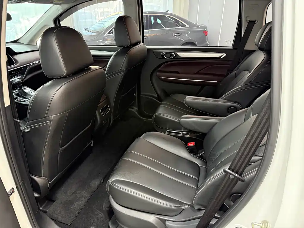 GAC Motor Trumpchi M6 2022 — фото 12