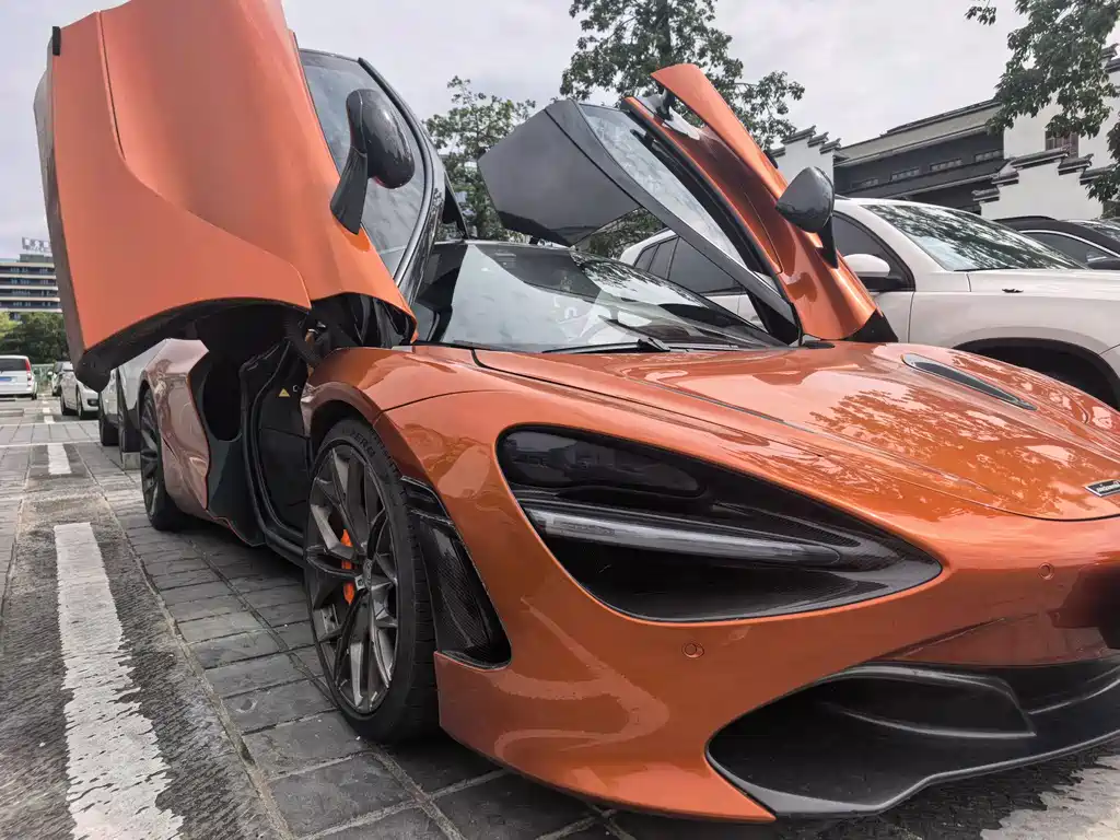 McLaren 720S 2018 — фото 2