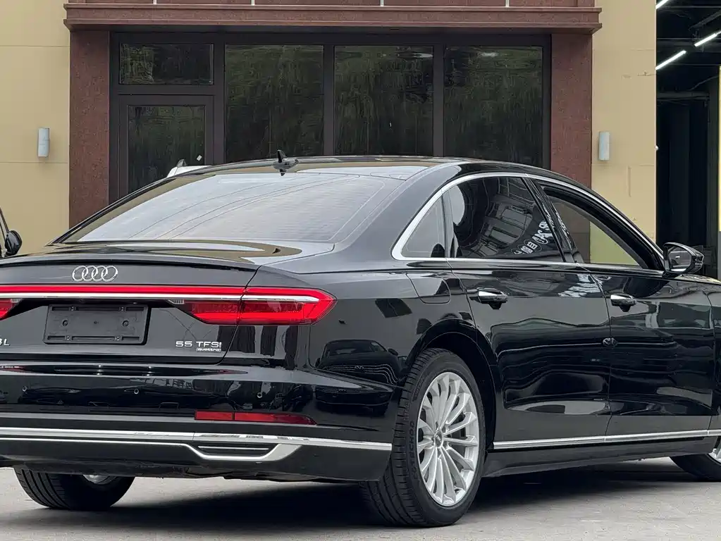 Audi A8 2019 — фото 17