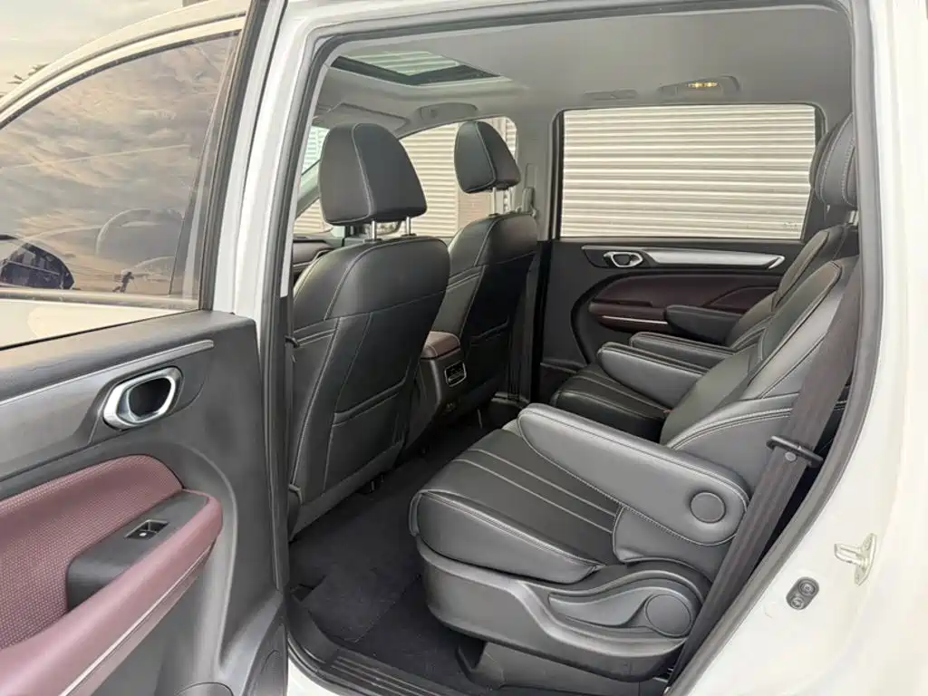 GAC Motor Trumpchi M6 2023 — фото 17