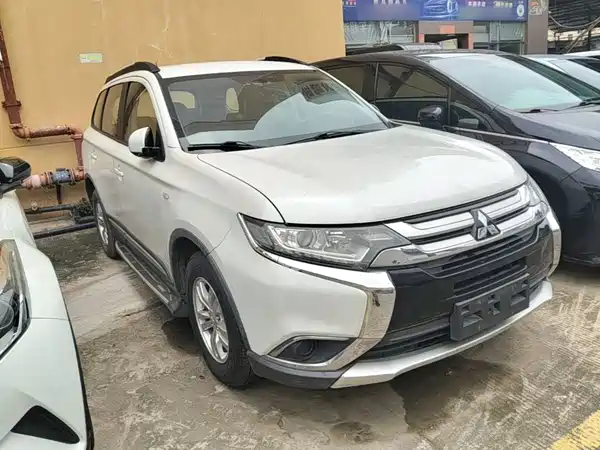 Mitsubishi Outlander 2016