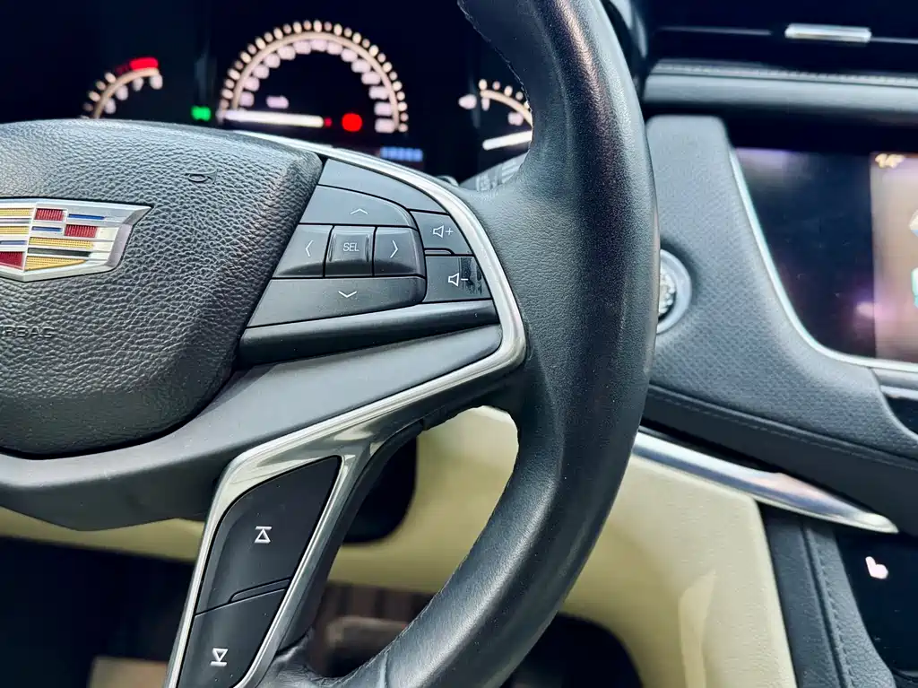 Cadillac XT5 2018 — фото 21