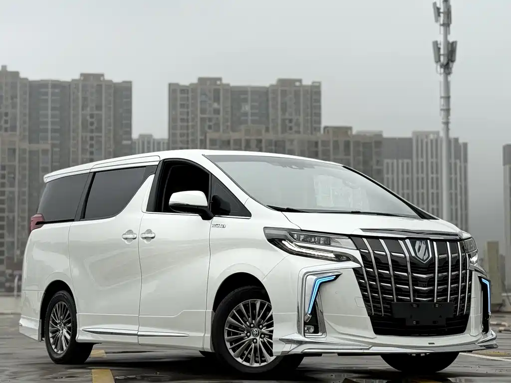 Toyota Alphard 2023 — фото 4