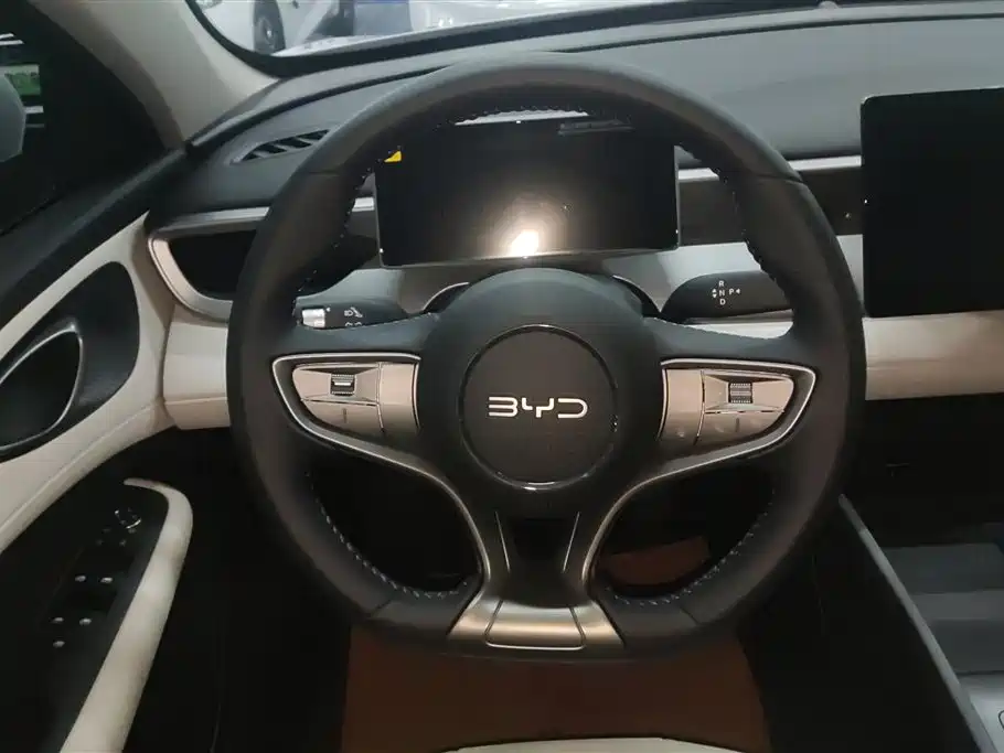 BYD Seal 05 DM-i 2026 — фото 15
