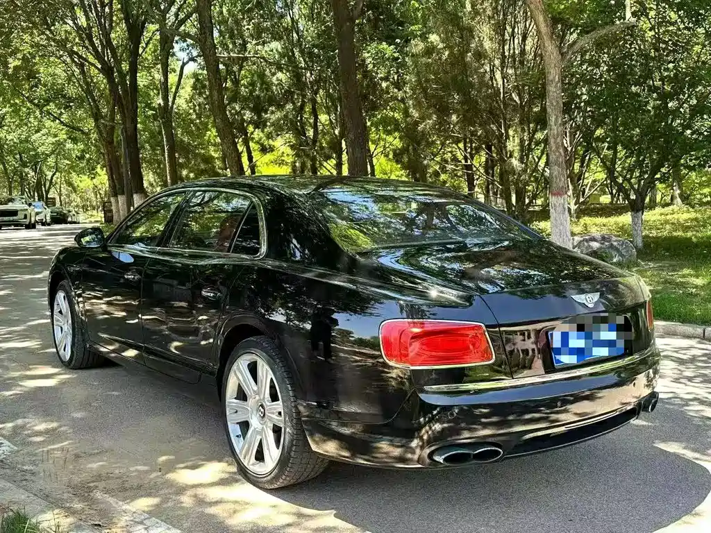Bentley Flying Spur 2015 — фото 5