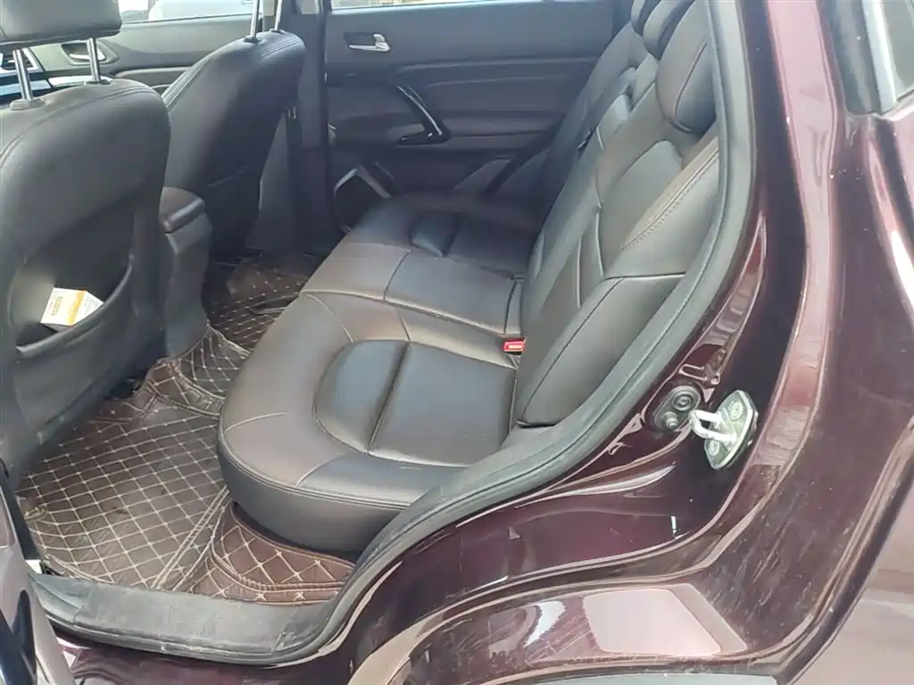 GAC Motor Trumpchi GS4 2015 — фото 17