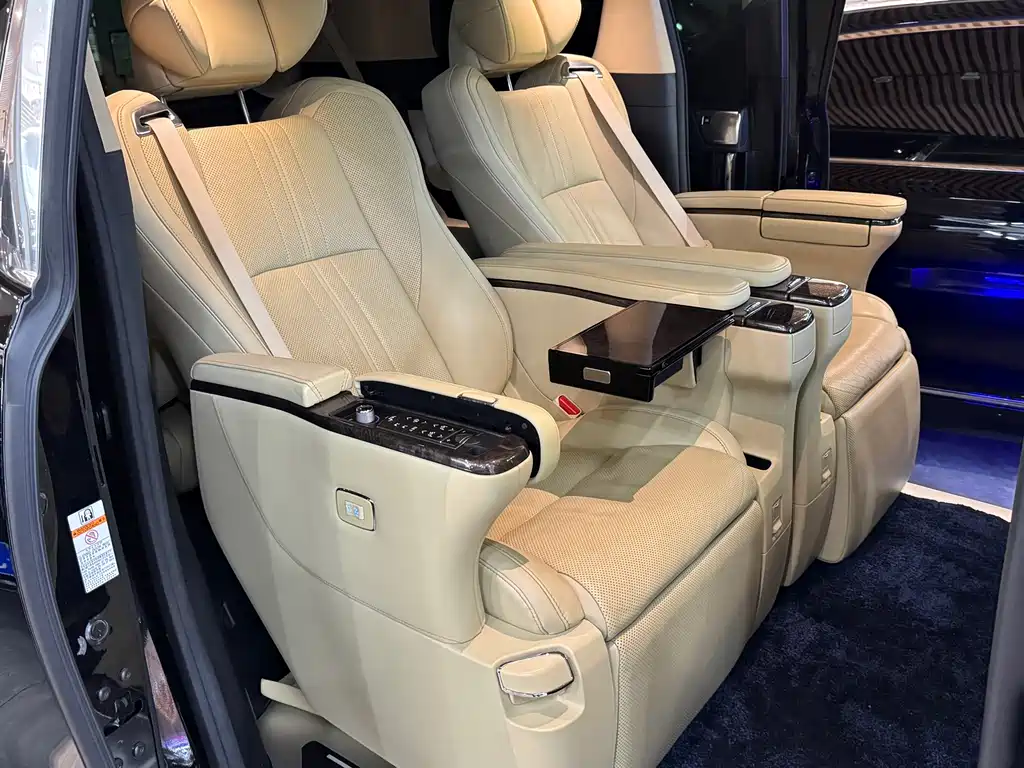 Toyota Vellfire 2021 — фото 10