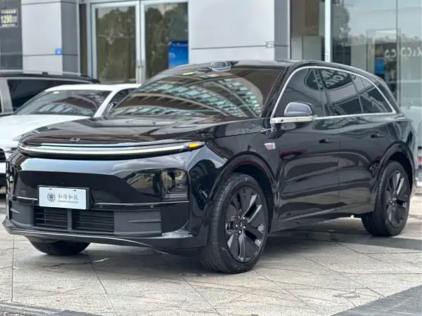 Li Auto L6 2025