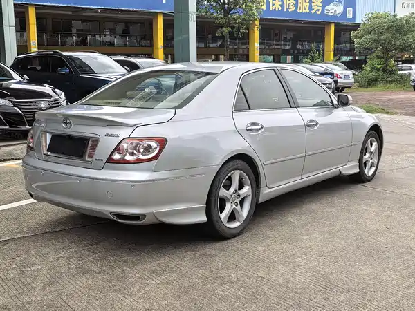 Toyota Reiz 2010