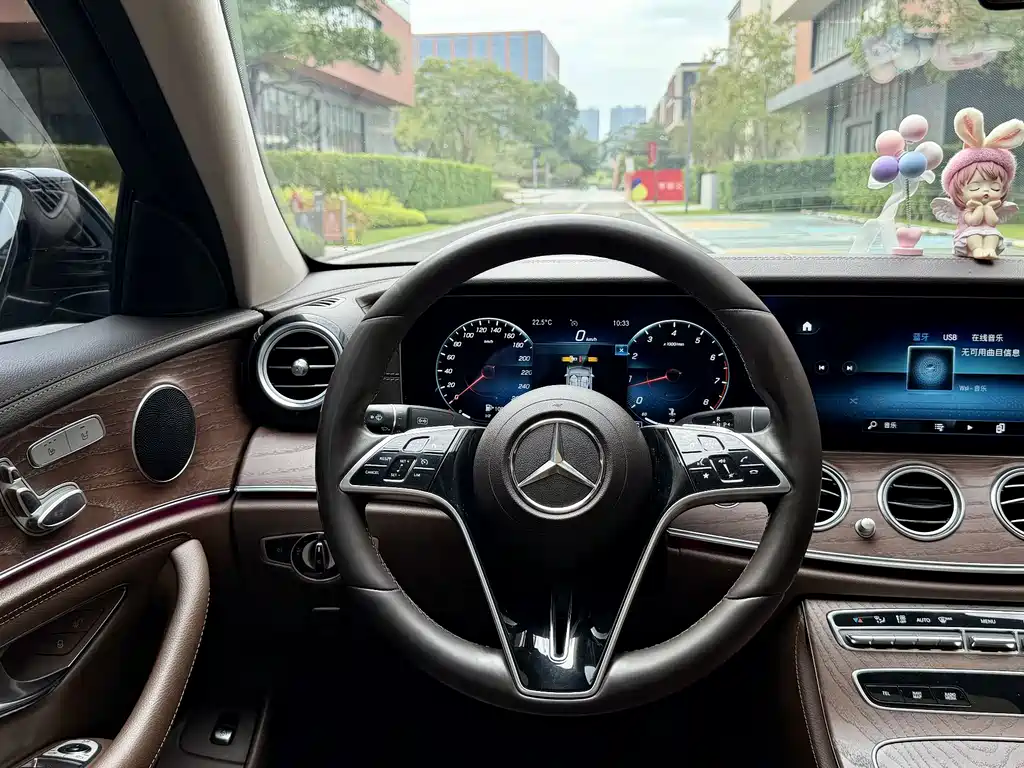 Mercedes-Benz E-Class 2022 — фото 11
