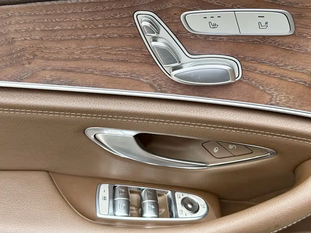 Mercedes-Benz E-Class 2022 — фото 12