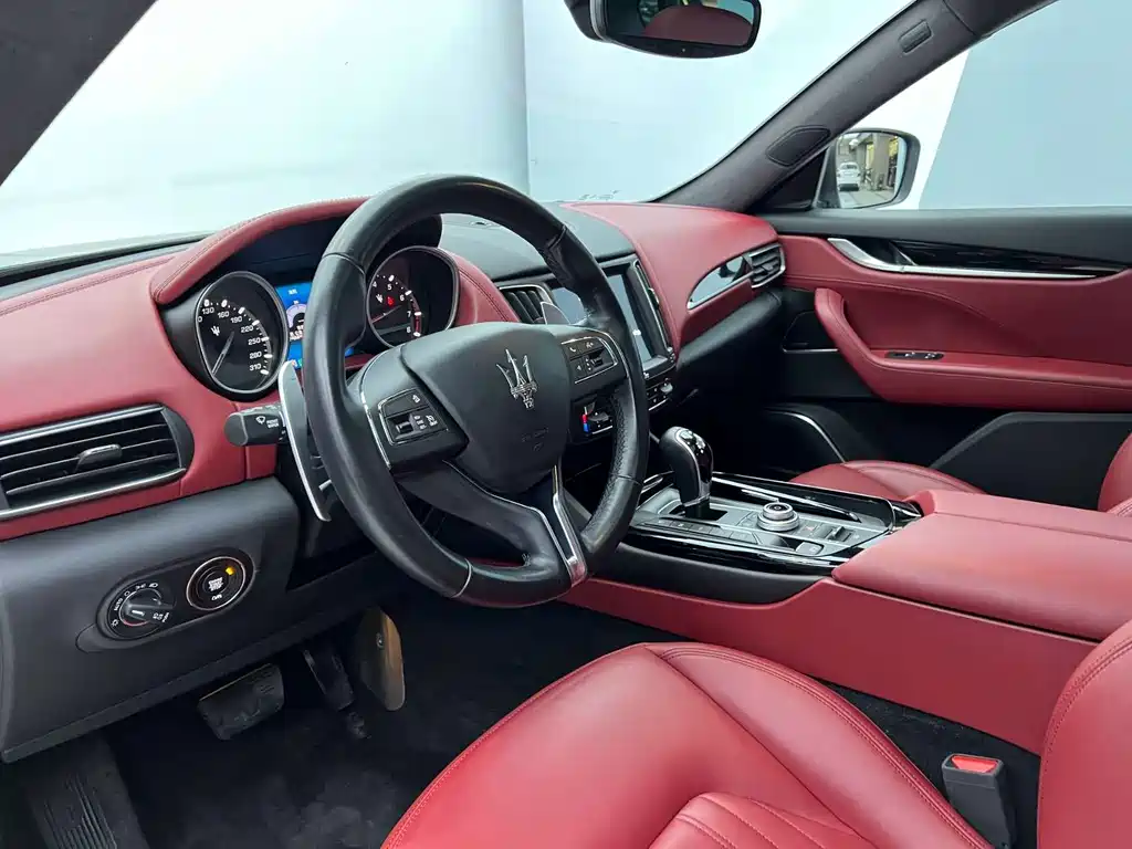 Maserati Levante 2017 — фото 8