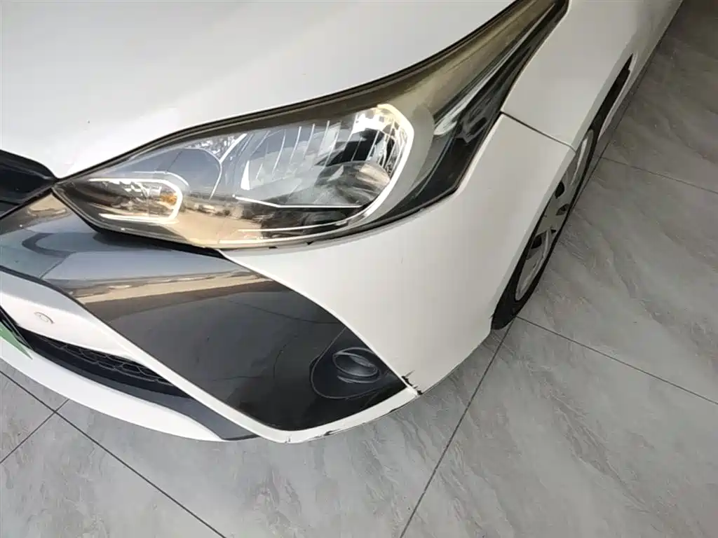 Toyota Yaris L 2017 — фото 24