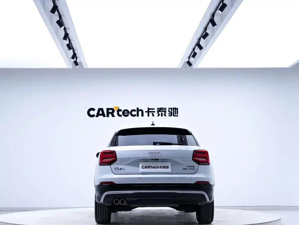 Audi Q2L 2021 — фото 5
